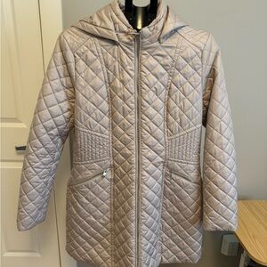 Via Spiga Quilted Hooded Puffer Jacket in Light Taupe